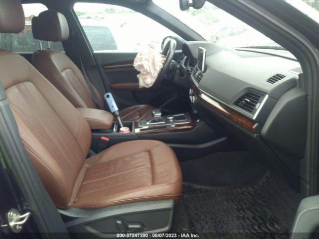 WA1BNAFY9J2041952 Audi Q5 Premium Plus