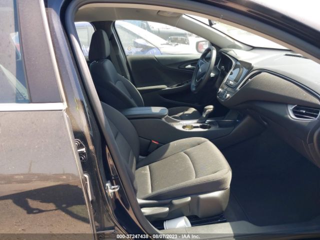 1G1ZD5ST9NF114687 Chevrolet Malibu Fwd Lt