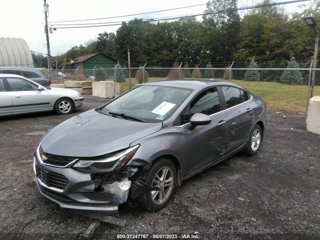 Chevrolet CRUZE LT 2018 1G1BE5SM8J7239188 Image 2