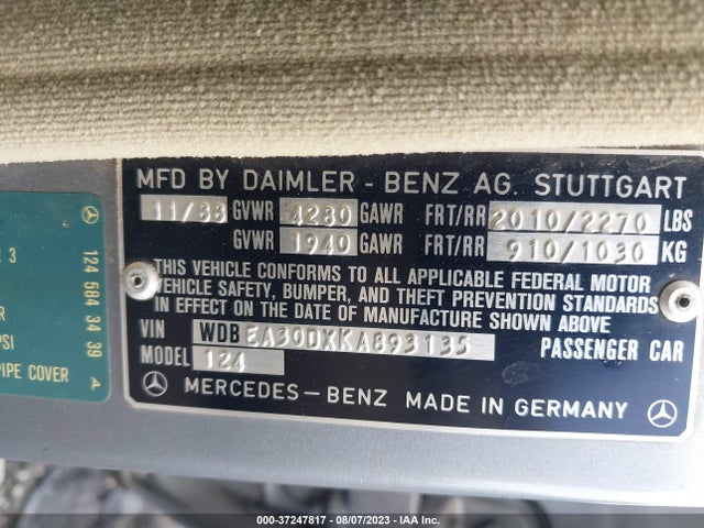 1989 MERCEDES-BENZ 300 E VIN: WDBEA30DXKA893135