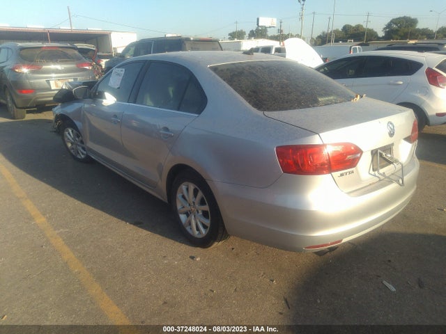 3VWD07AJ9EM363173 Volkswagen Jetta Sedan Se W/connectivity/sunroof