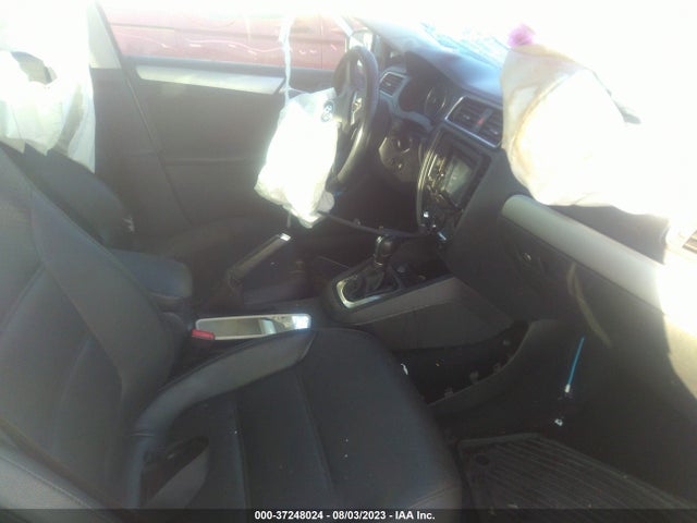 3VWD07AJ9EM363173 Volkswagen Jetta Sedan Se W/connectivity/sunroof