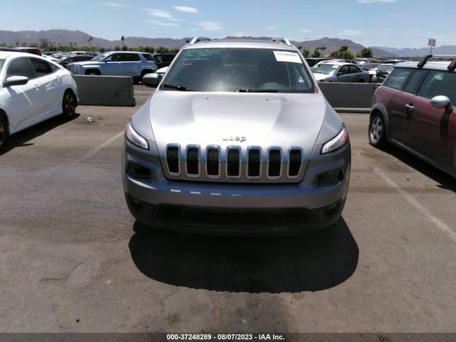 1C4PJLCS7HW574243 Jeep Cherokee Latitude