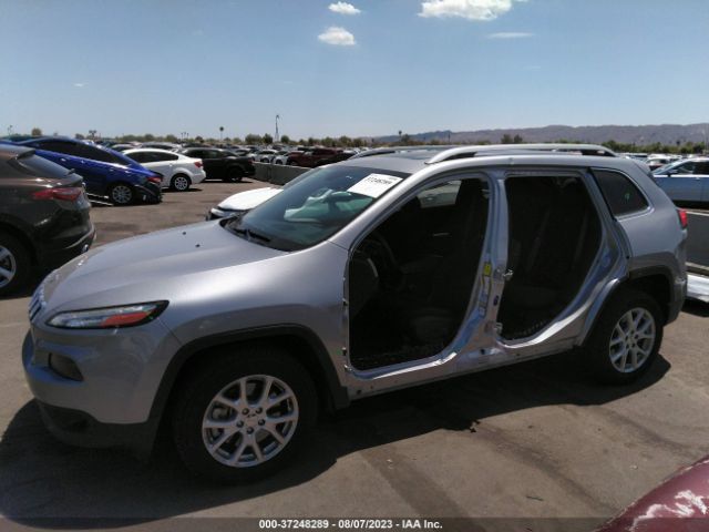 1C4PJLCS7HW574243 Jeep Cherokee Latitude