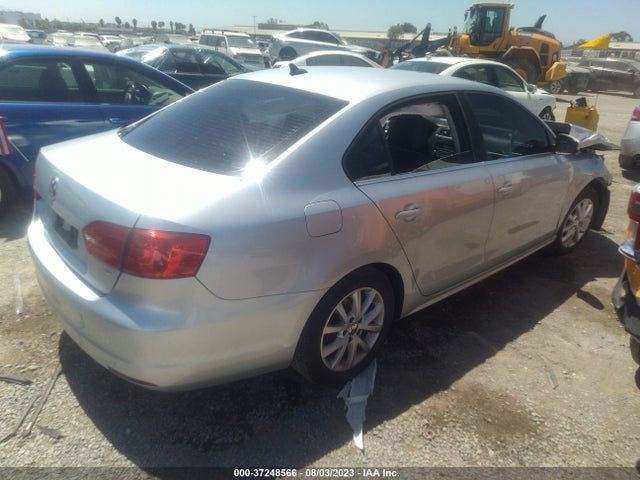 3VWD17AJXEM285810 Volkswagen Jetta Sedan Se W/connectivity