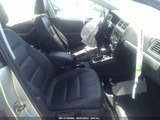3VWD17AJXEM285810 Volkswagen Jetta Sedan Se W/connectivity