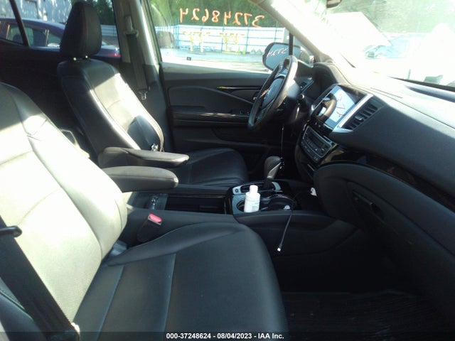 2017 HONDA RIDGELINE RTL-E VIN: 5FPYK3F7XHB010669