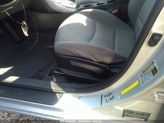 2013 HYUNDAI ELANTRA GLS VIN: 5NPDH4AE1DH427076