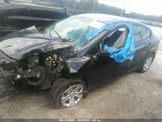3KPFK4A7XJE268716 KIA FORTE LX