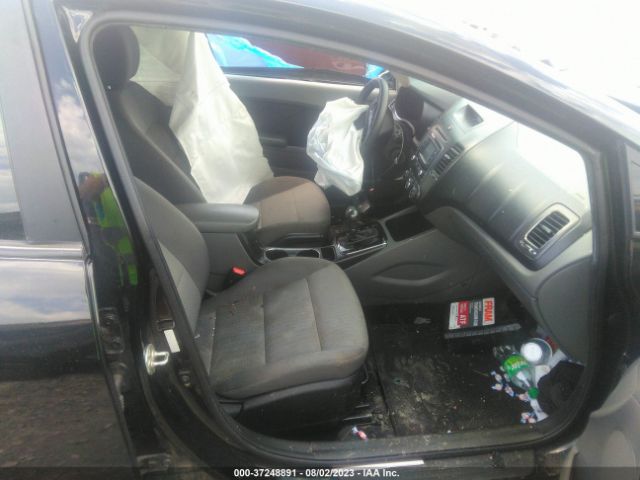 3KPFK4A7XJE268716 KIA FORTE LX