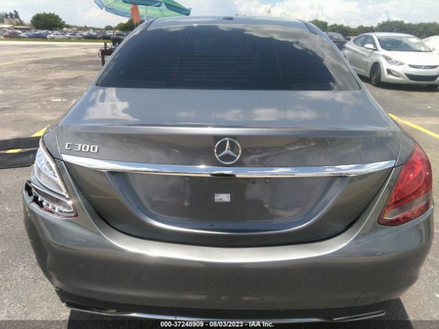 55SWF4JB8JU268960 Mercedes-Benz C-class C 300