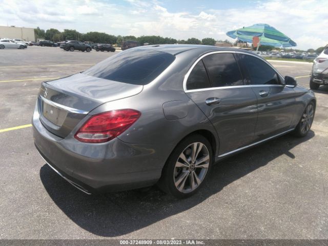 55SWF4JB8JU268960 Mercedes-Benz C-class C 300