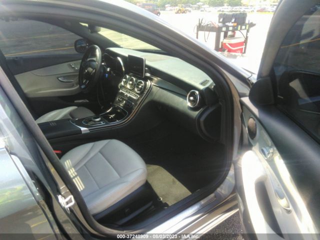 55SWF4JB8JU268960 Mercedes-Benz C-class C 300