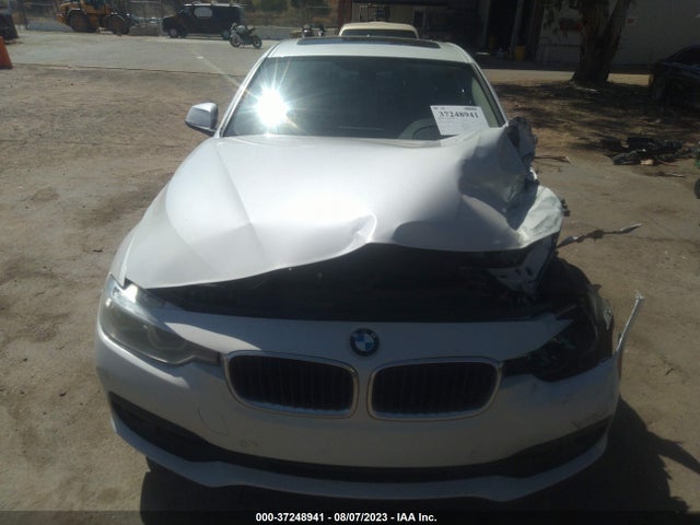 WBA8A9C59JAH14071 BMW 3 Series 320i