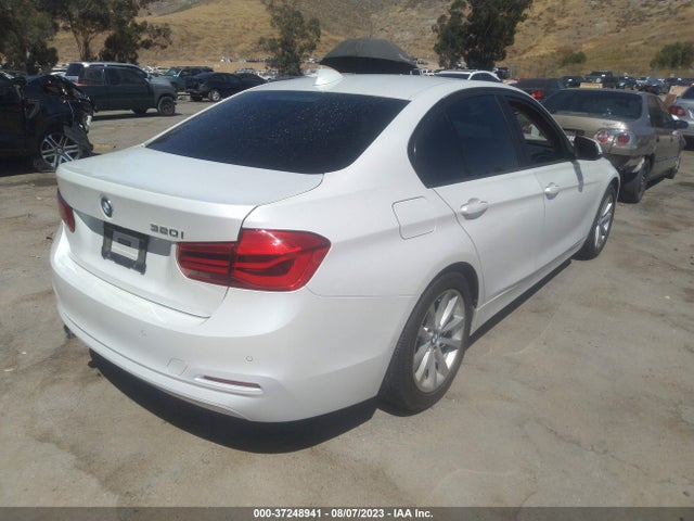 WBA8A9C59JAH14071 BMW 3 Series 320i
