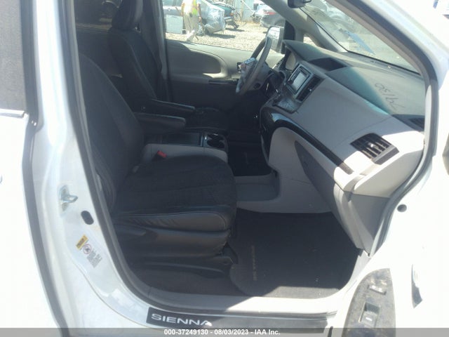 Toyota SIENNA SE 2014 5TDXK3DC4ES421593 Image 5