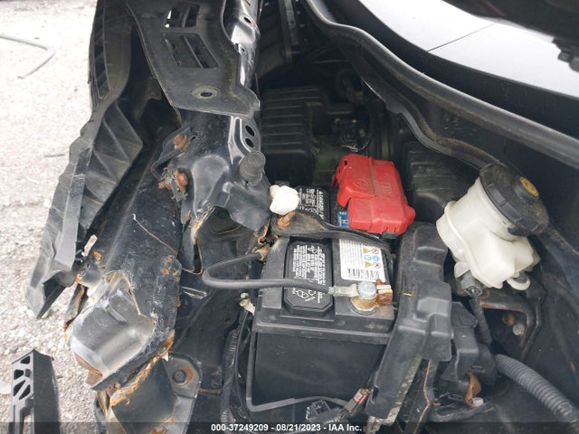 2011 HONDA FIT VIN: JHMGE8H37BS001603