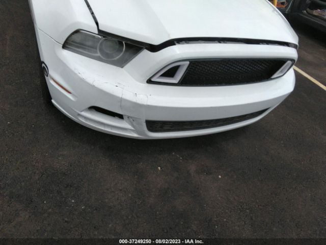 1ZVBP8AM0E5285066 Ford Mustang V6