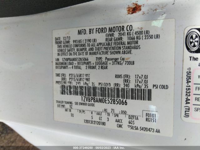 1ZVBP8AM0E5285066 Ford Mustang V6