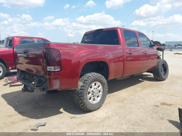 2013 GMC SIERRA 2500HD DENALI VIN: 1GT125E83DF117553