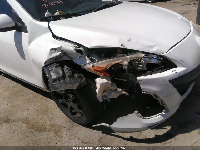 2011 MAZDA MAZDA3 I SPORT VIN: JM1BL1UGXB1362671