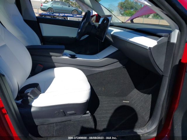 5YJYGDEE0LF053684 Tesla Model Y Long Range