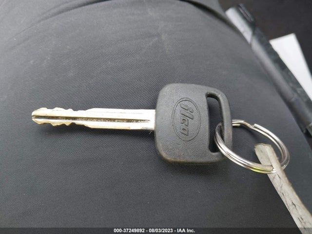 2006 TOYOTA RAV4 BASE VIN: JTMBD33V366009576
