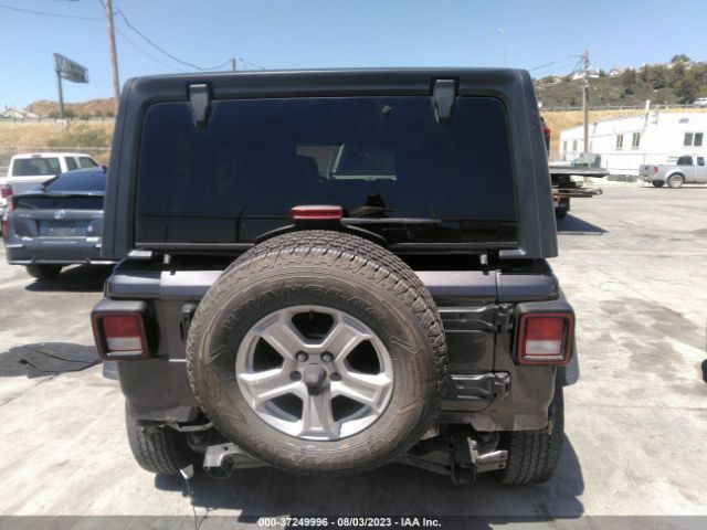 1C4HJXDG3JW134645 Jeep Wrangler Unlimited Sport S