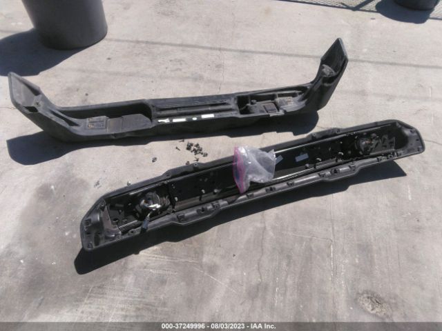 1C4HJXDG3JW134645 Jeep Wrangler Unlimited Sport S