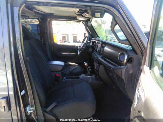 1C4HJXDG3JW134645 Jeep Wrangler Unlimited Sport S