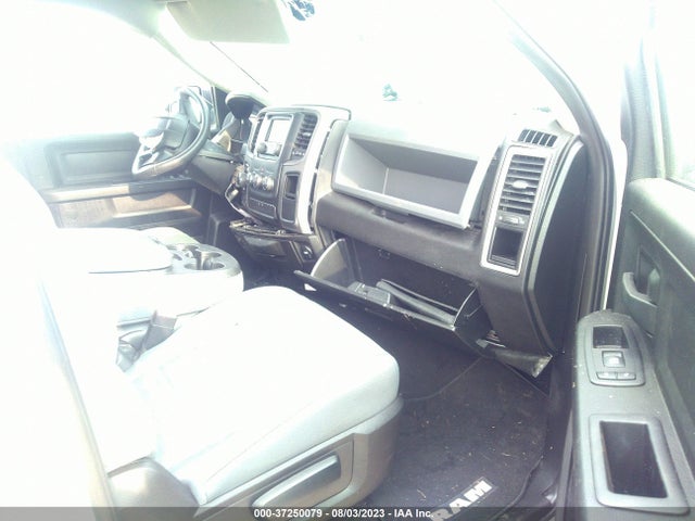 1C6RR7FT3KS517718 RAM 1500 Classic Express