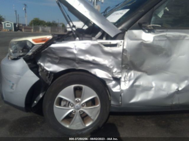 KNDJN2A20E7747470 KIA Soul Base
