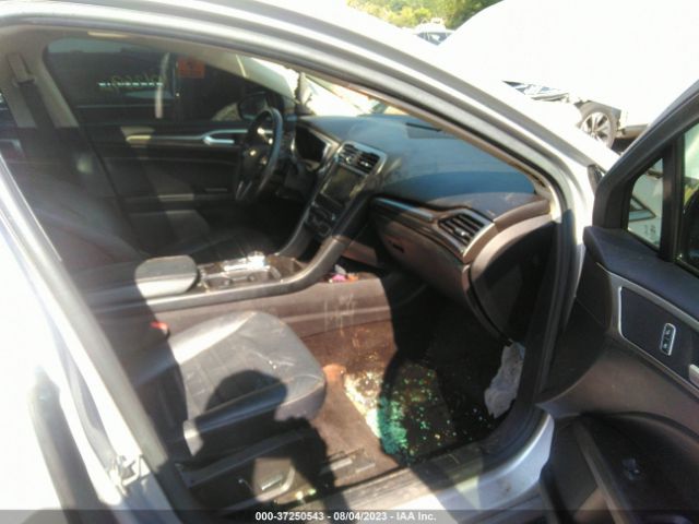 3FA6P0HD4HR227223 Ford FUSION SE