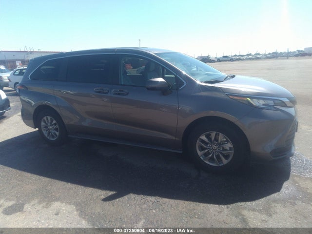 Toyota SIENNA LE 2022 5TDKRKEC0NS106126 Image 13