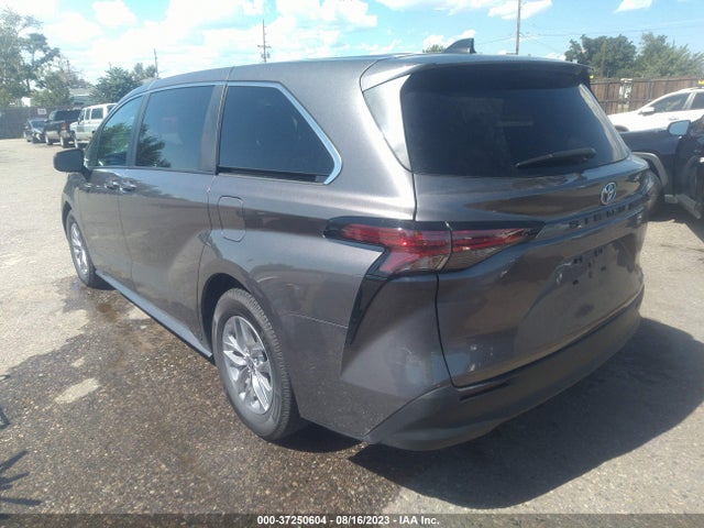 Toyota SIENNA LE 2022 5TDKRKEC0NS106126 Image 3