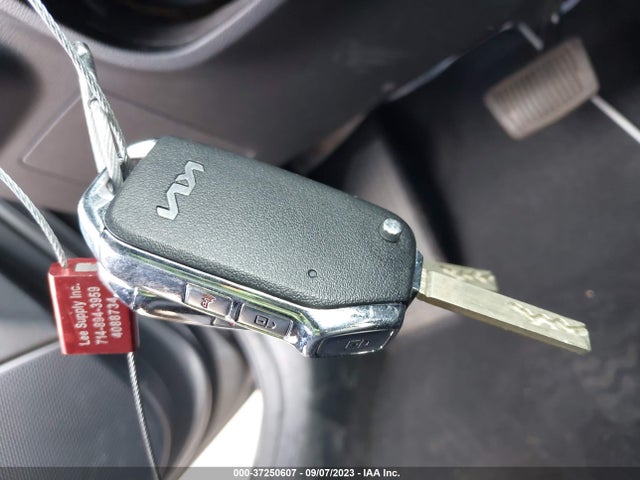 KIA SOUL LX 2023 KNDJ23AU7P7858276 Image 3