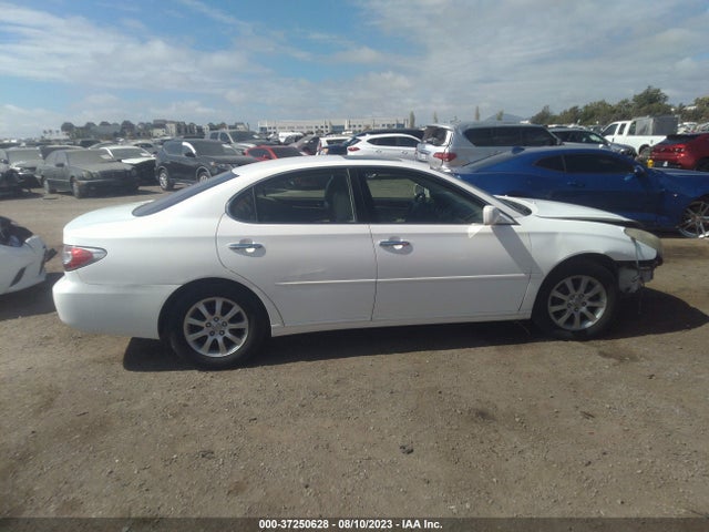 2002 LEXUS ES 300 VIN: JTHBF30G020046323