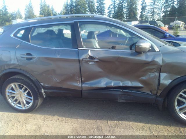 JN1BJ1CR6HW115980 Nissan Rogue Sport Sl