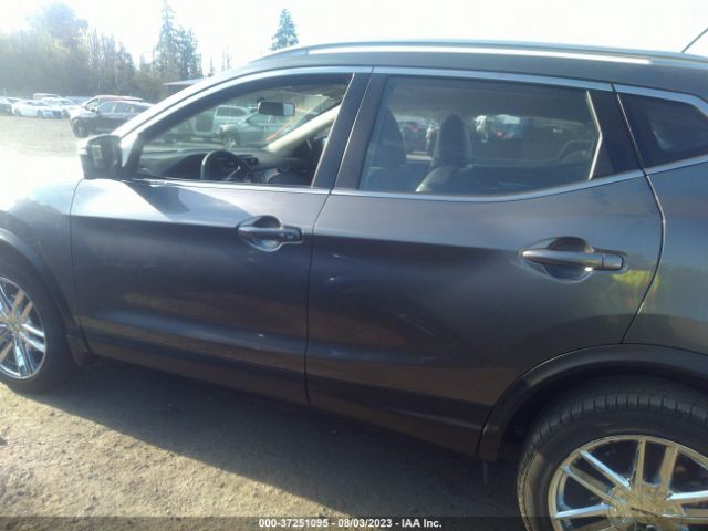 JN1BJ1CR6HW115980 Nissan Rogue Sport Sl