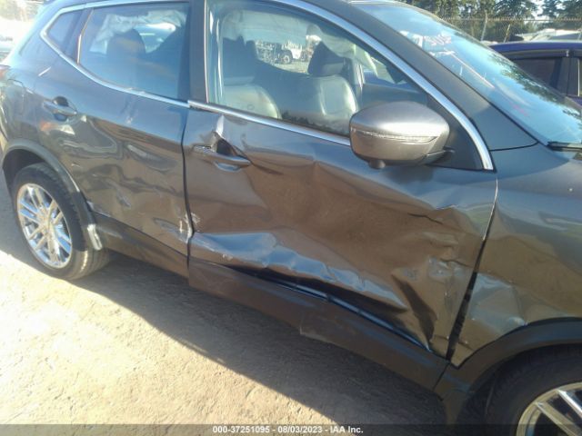 JN1BJ1CR6HW115980 Nissan Rogue Sport Sl