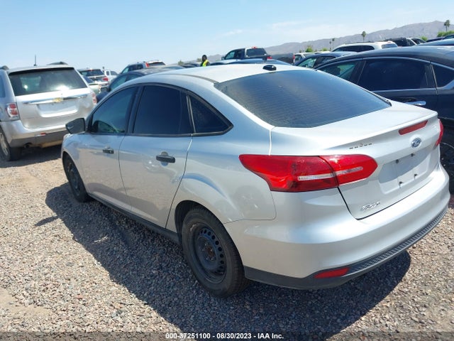 2018 FORD FOCUS S VIN: 1FADP3E2XJL217554
