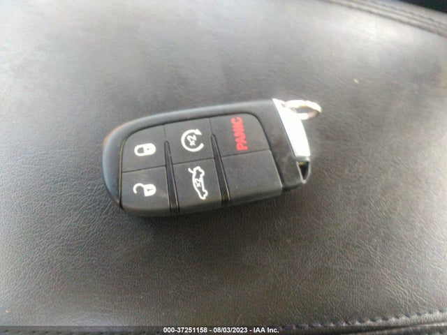 1C3CCCCGXGN105032 Chrysler 200 C