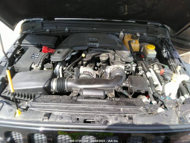 1C4HJXDG9JW153247 Jeep Wrangler Unlimited Sport