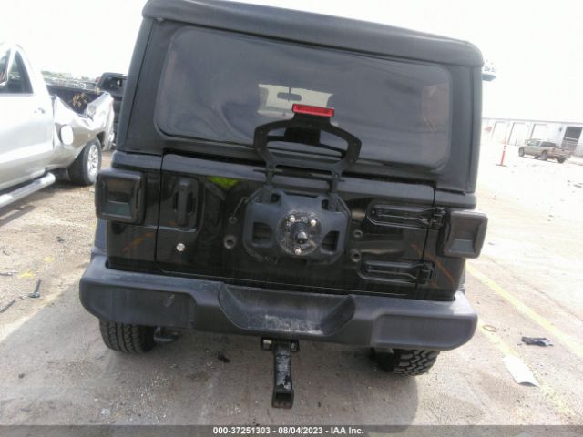 1C4HJXDG9JW153247 Jeep Wrangler Unlimited Sport