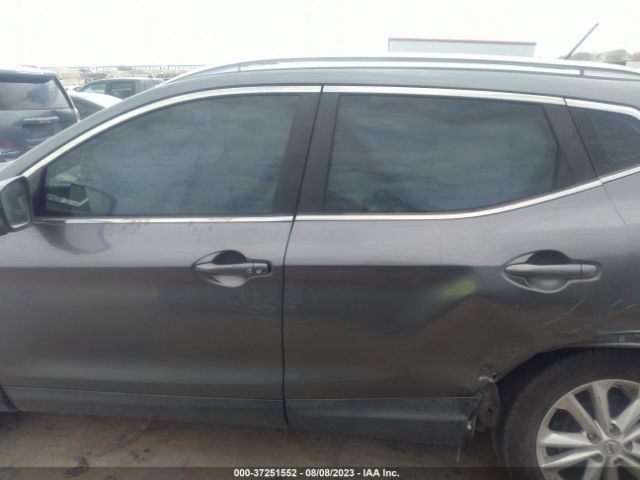 JN1BJ1CP9JW102855 Nissan Rogue Sport Sv