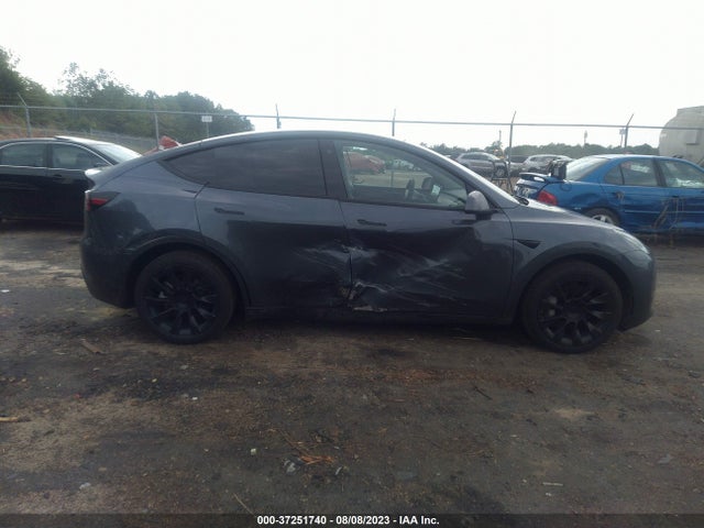 Tesla Model Y Long Range 2023 7SAYGAEEXPF774571 Image 13