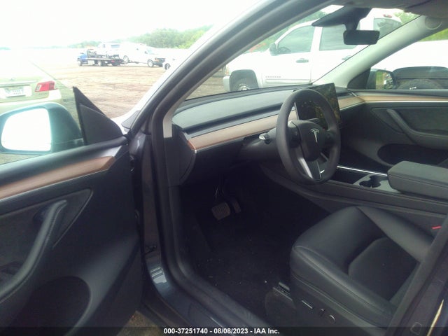 Tesla Model Y Long Range 2023 7SAYGAEEXPF774571 Image 5
