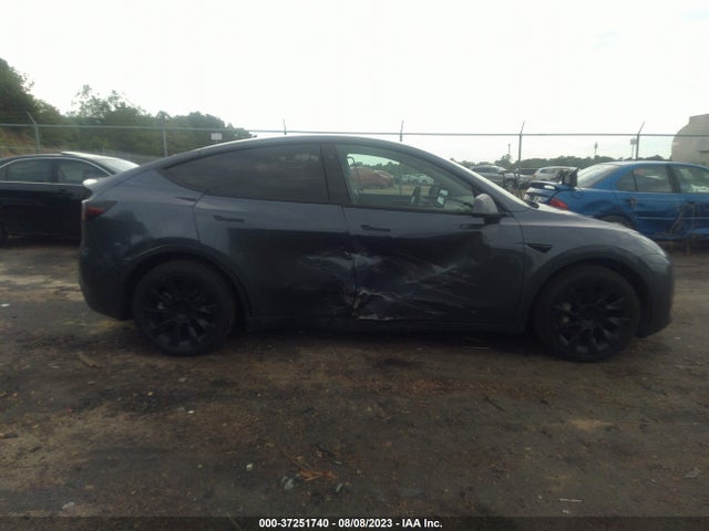 Tesla Model Y Long Range 2023 7SAYGAEEXPF774571 Image 6