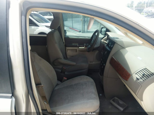 2008 CHRYSLER TOWN & COUNTRY LX VIN: 2A8HR44H98R721458