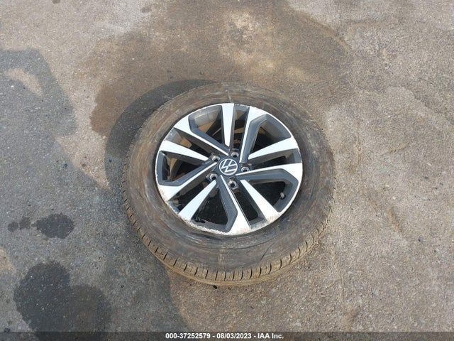 3VV0B7AXXNM111305 Volkswagen TIGUAN S